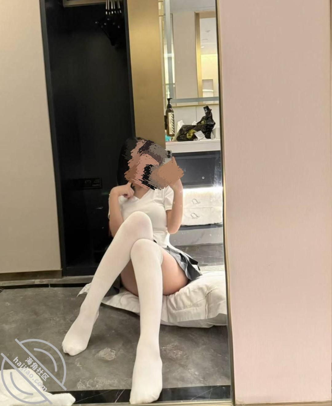 穿好白丝jk 在酒店等着哥哥来操我。(一晚上操了我五次啊)