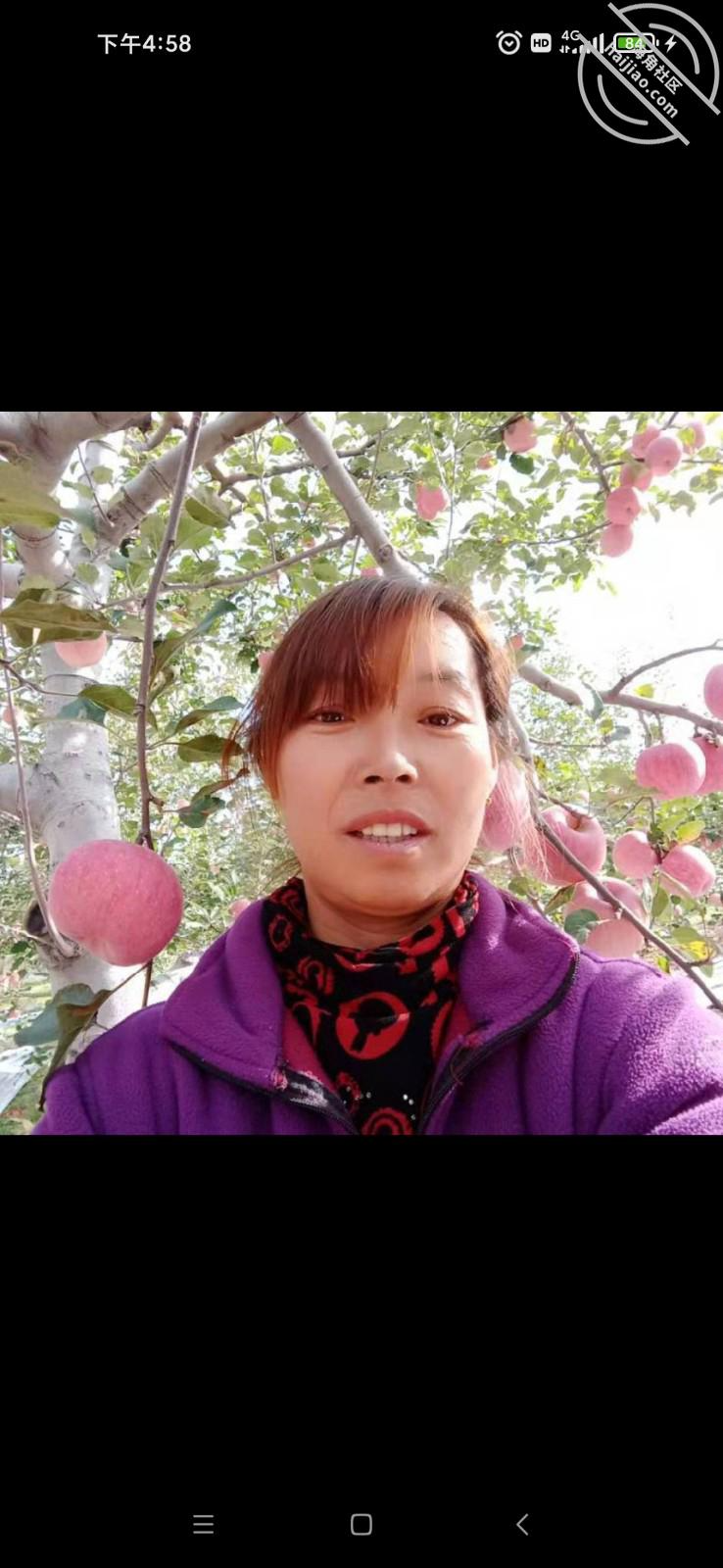 操了一个老逼，下面是闺女的照片